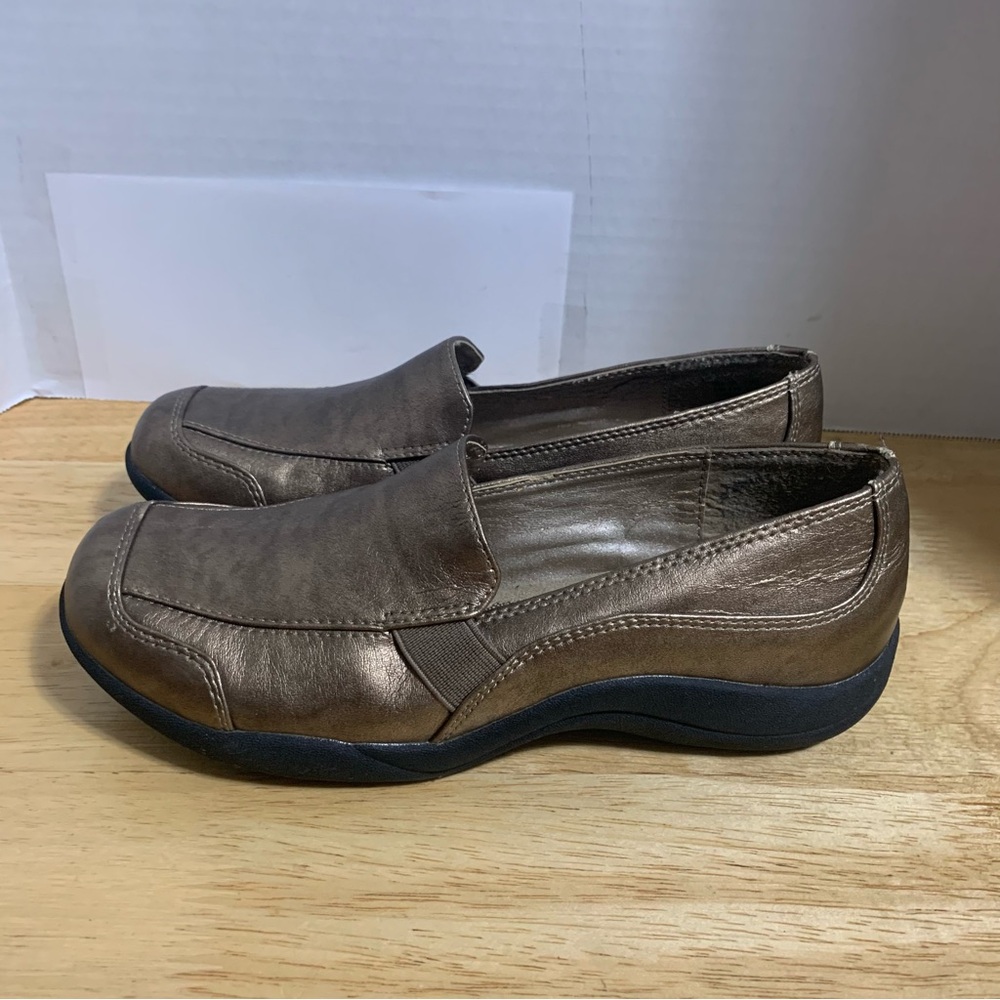 Soft Style Shoes Womens Size 6.5M GOLD Bronze METALLIC Hush Puppies Loafers EXC